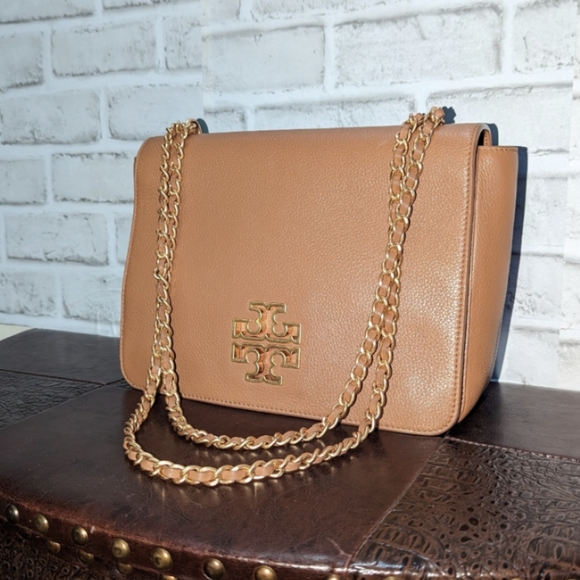 Tory Burch Britten Large Adjustable Shoulder Bag in Bark Leather, Logo - Picture 7 of 16